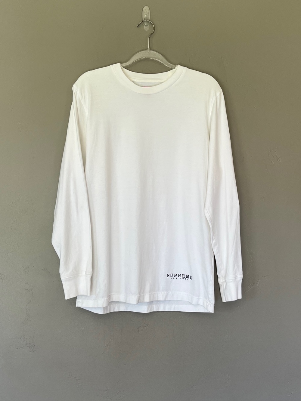 Supreme Long Sleeve Tee
Embroidered SUPREME NEW YORK Logo Y2K Streetwear Mens M